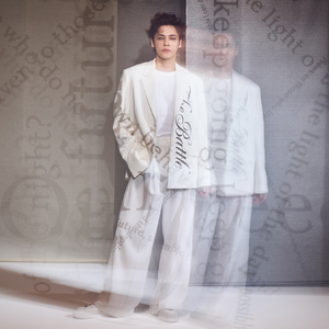 张真源自慰下面好大
